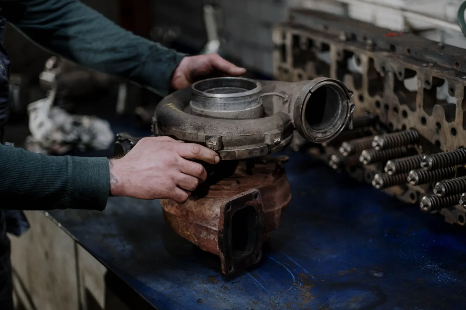 Turbo de motor en reparación